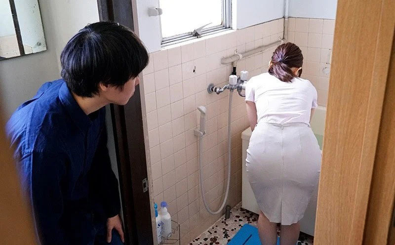Nữ nhân viên môi giới nhà có tâm